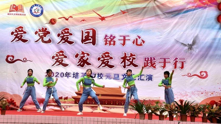 具俊晔承认演出曲目是为表白大S，具俊晔适应来中国的生活了吗？游戏画面